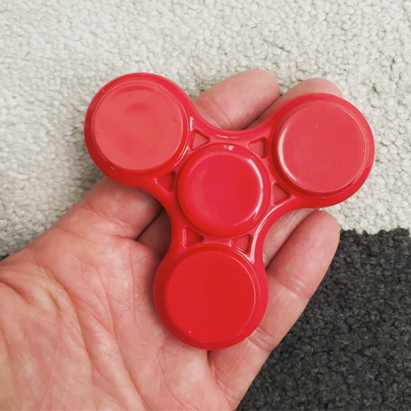 Red Tri Spinner Fidget Toy Hand Spinner - Picture 3 of 4
